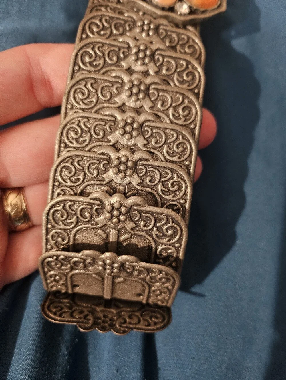 Vintage 80's Pewter Tone Emboss Stretch Fishscale Belt Jewel Buckle Boho